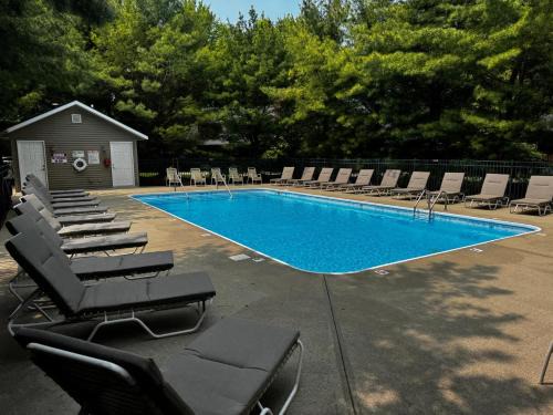 Saugatuck Villa | Lilypad Dock on Goshorn Lake Poolpvt hot tub