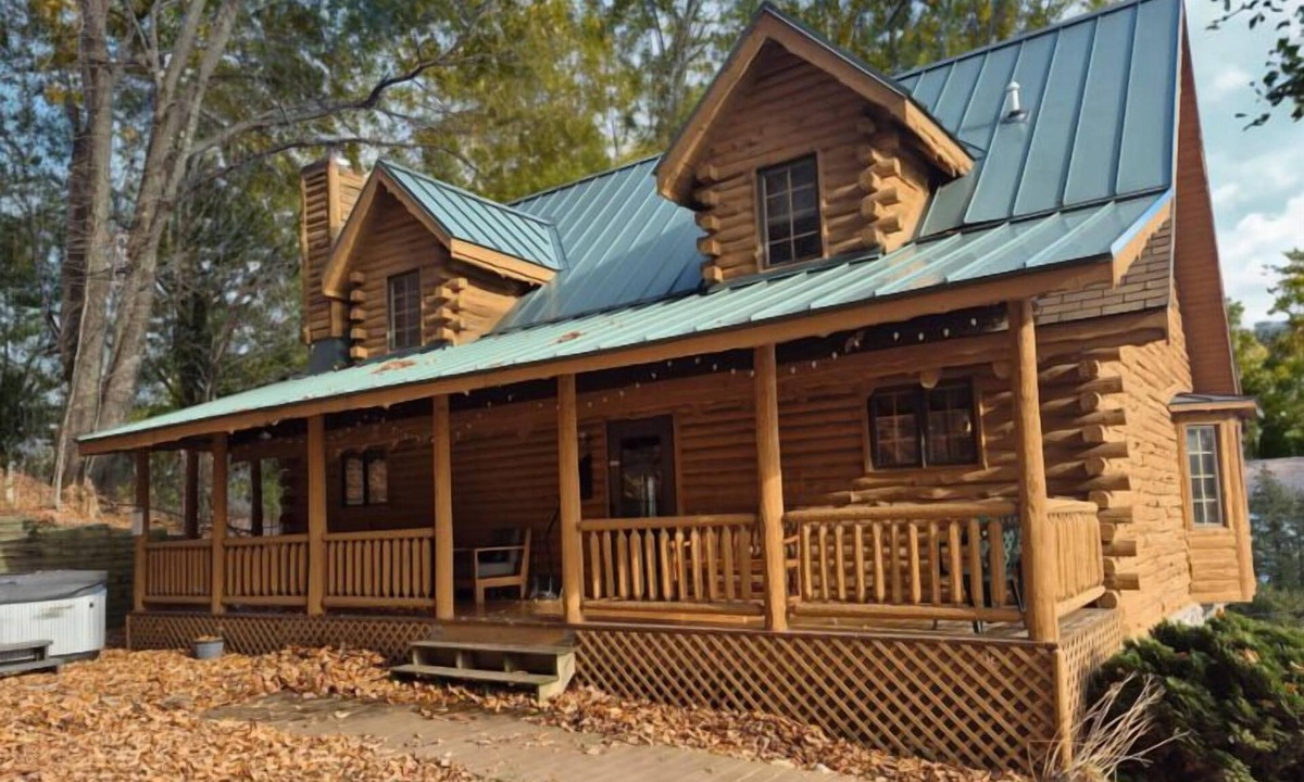 Maple City Cabin | Lime Lake Therapy-Hot Tub/Fire Pit/Ping-Pong/AC