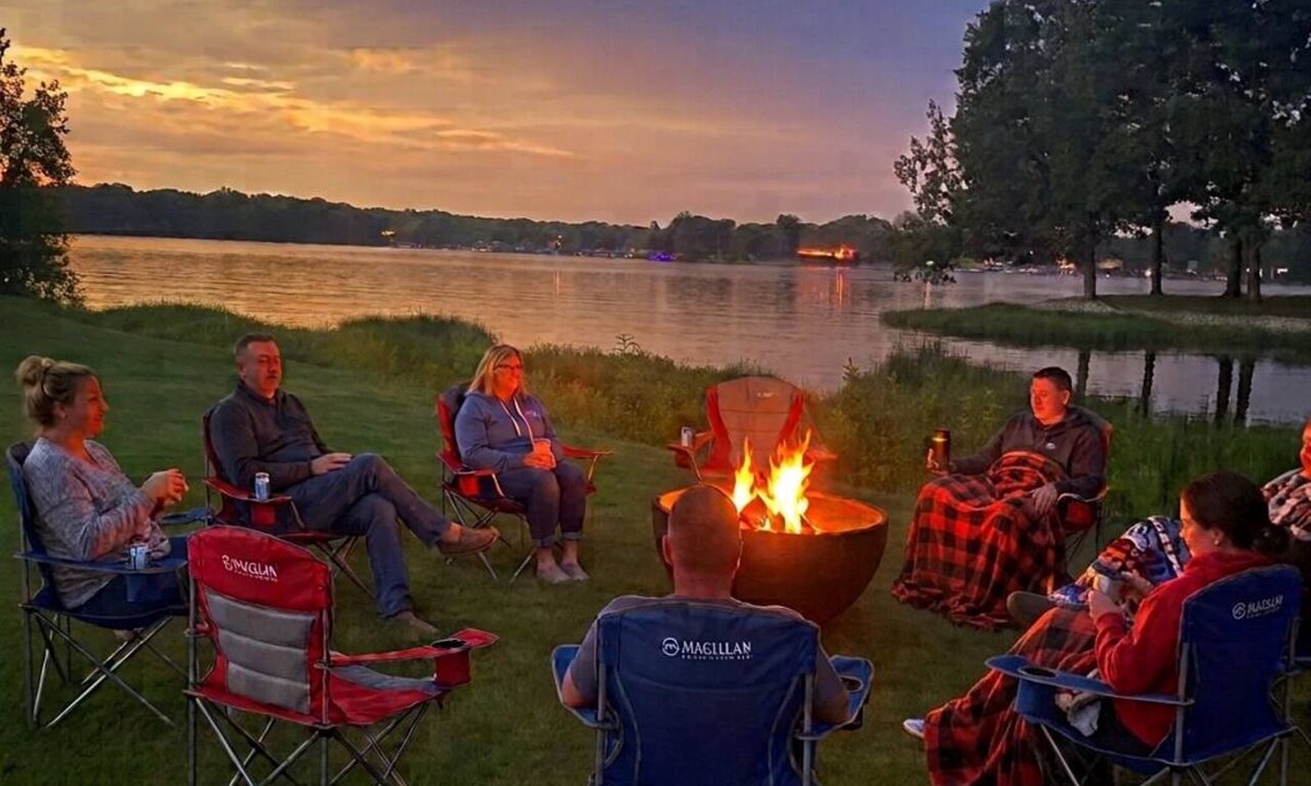 Marion House | Location & views! Cozy with room for 10. Outdoor firepit & 2 covered boat slips.