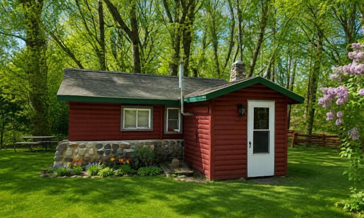Grayling Cabin | Lovells Riverside Cabin #1 is just steps from the North Branch of the AuSable River with private stair access. You’re also moments from the iconic Lovells Riverside Tavern.