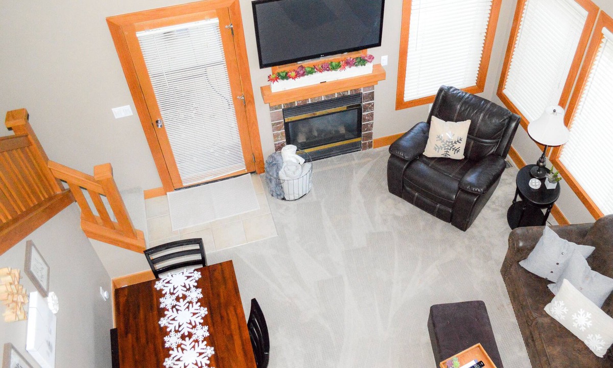 Boyne Falls Condo | Luxury Boyne Mountain Ski-In/Ski-Out Condo 5BR/4BA Golf, Waterpark & Resort