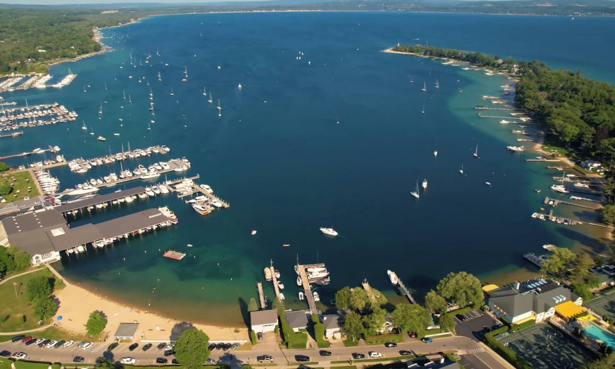 Harbor Springs House | Luxury Home 1 Minute from Private Beach in Beautiful Harbor Springs