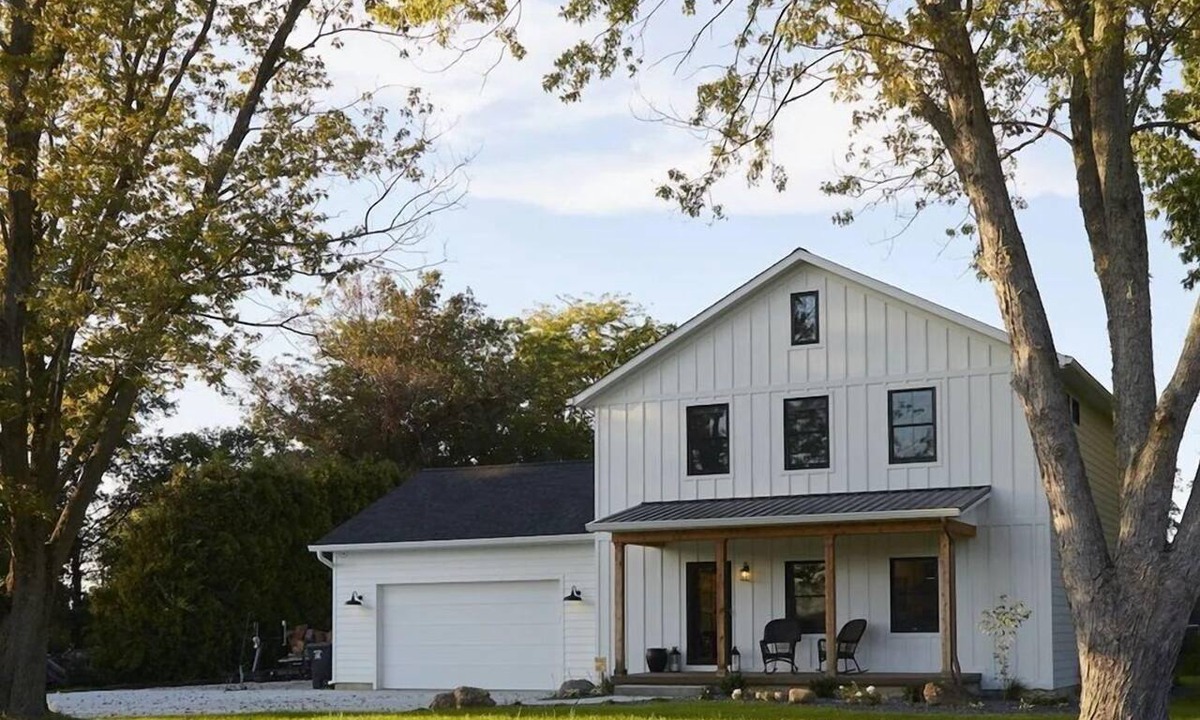 Effingham House | Luxury Modern Farmhouse on Quiet Emerald Cove with GIANT Boat Dock!