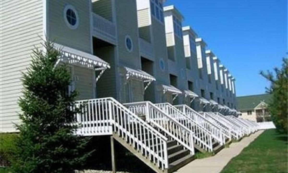New Buffalo House | Luxury Townhome In The Heart Of Downtown New Buffalo