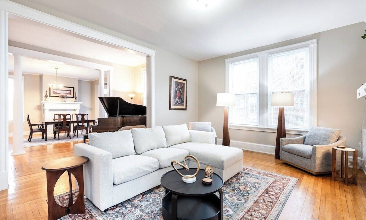 Walnut Hills Apartment | Majestic and Spacious 3 Bdrm 2 Bath