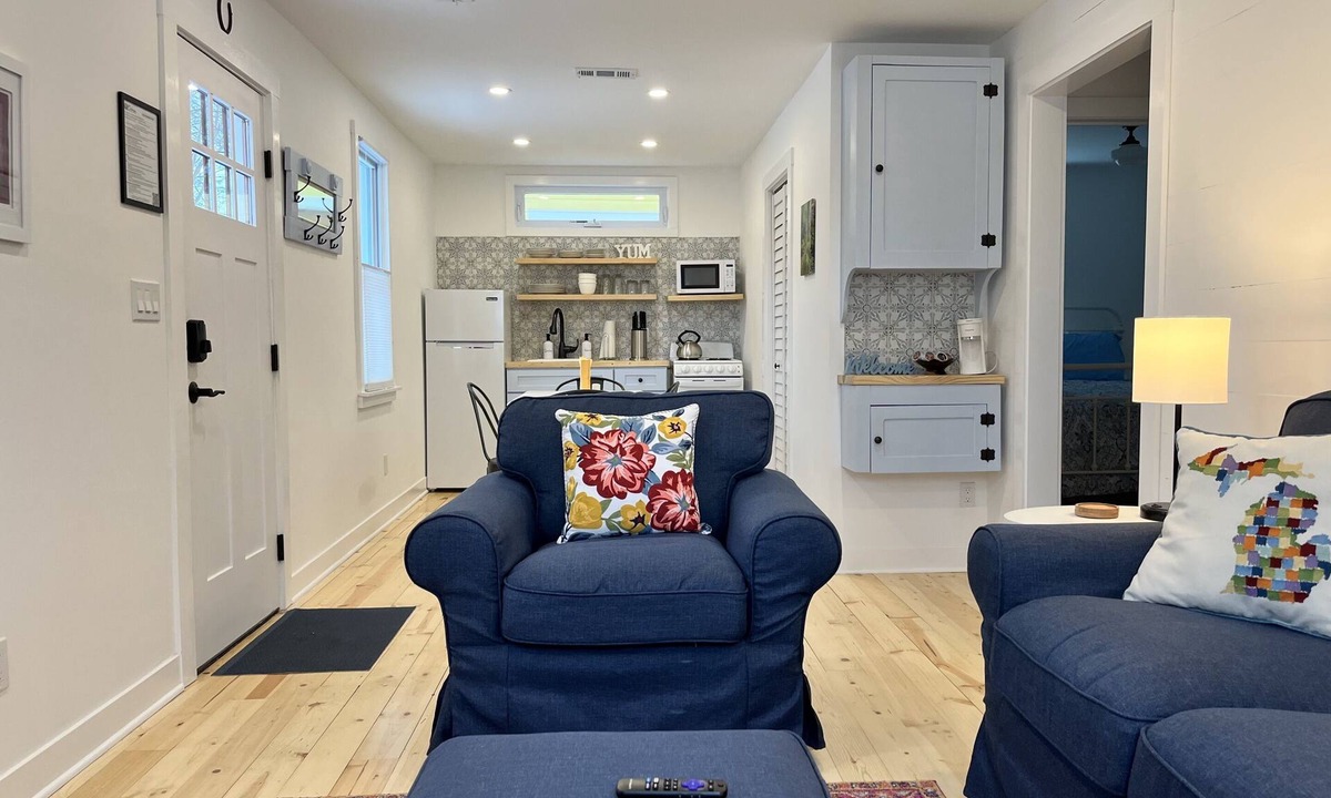 Paw Paw Lake Cottage | Maplewood Cottages 2