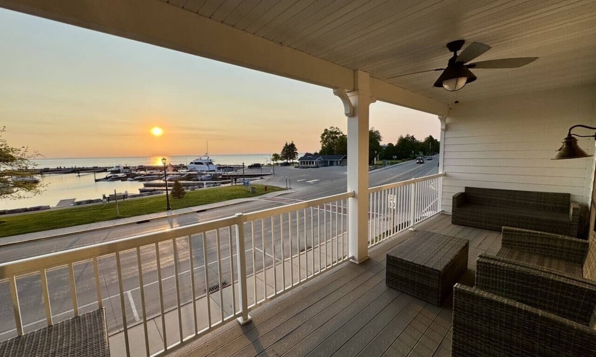 Sister Bay Condo | Marina Luxe Overlooking Sister Bay Marina