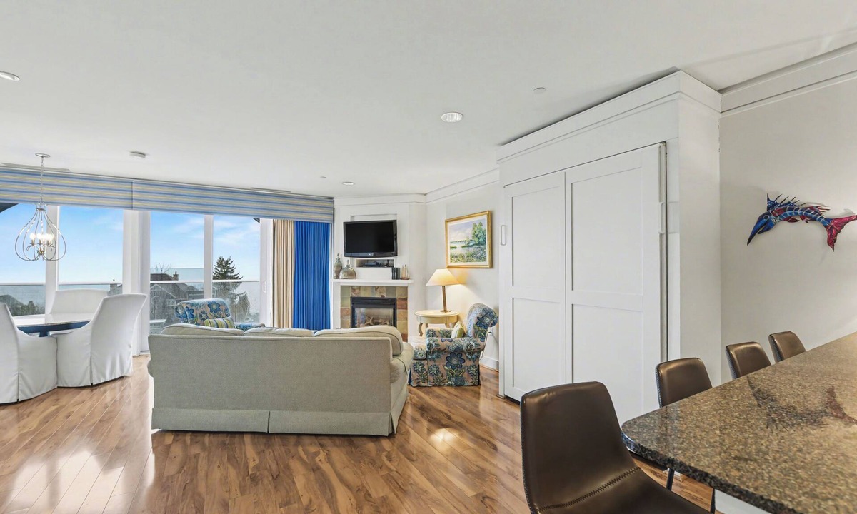 Bay Harbor Condo | Maritime Delux Lakeview Suite 413: Spacious 2-bedroom condo in Bay Harbor with lake views.
