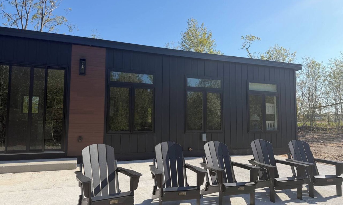 Maple City House | Modern 3-bedroom house in beautiful Glen Arbor township. Walk to Glen Lake