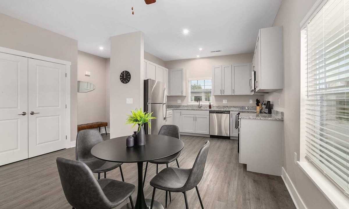 Grandville Condo | Modern New Build 2BR + 2BA Condo w/Garage + Patio