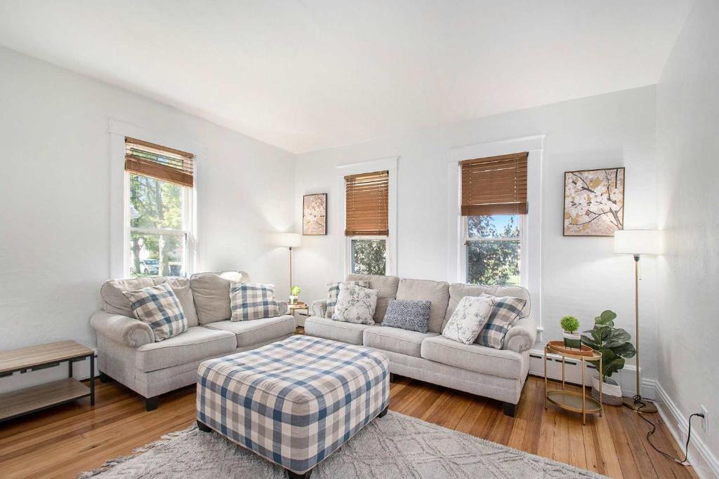 Michigan City House | New Near Beach Casino Dunes Zoo& Restaurants