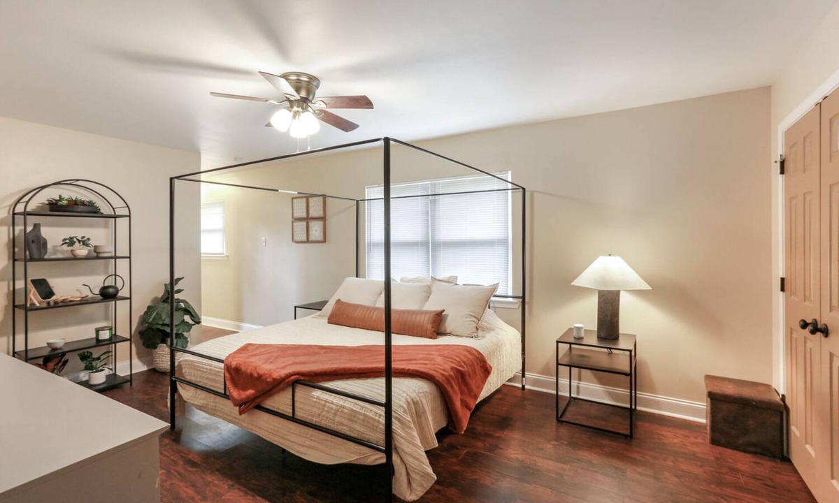 South Baton Rouge House | Out of Town Workers Welcome - 10 minutes to LSU