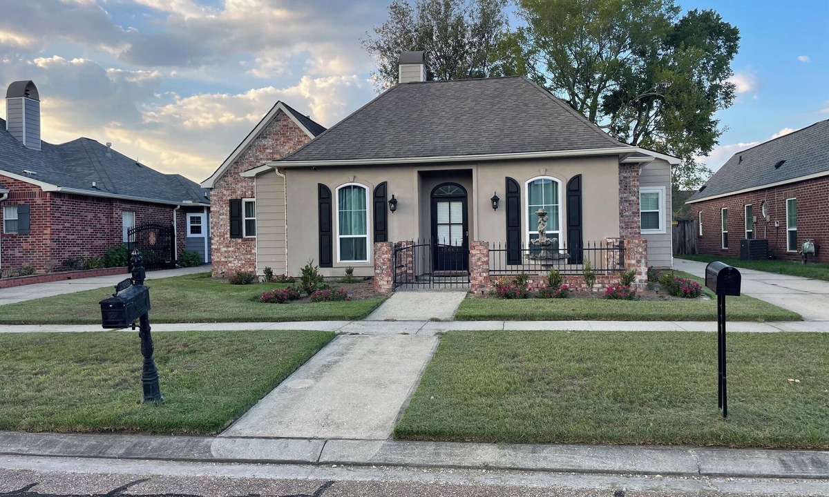Broadmoor House | Peace on Woodwind @ Terrific 3-bedroom house in vibrant Baton Rouge