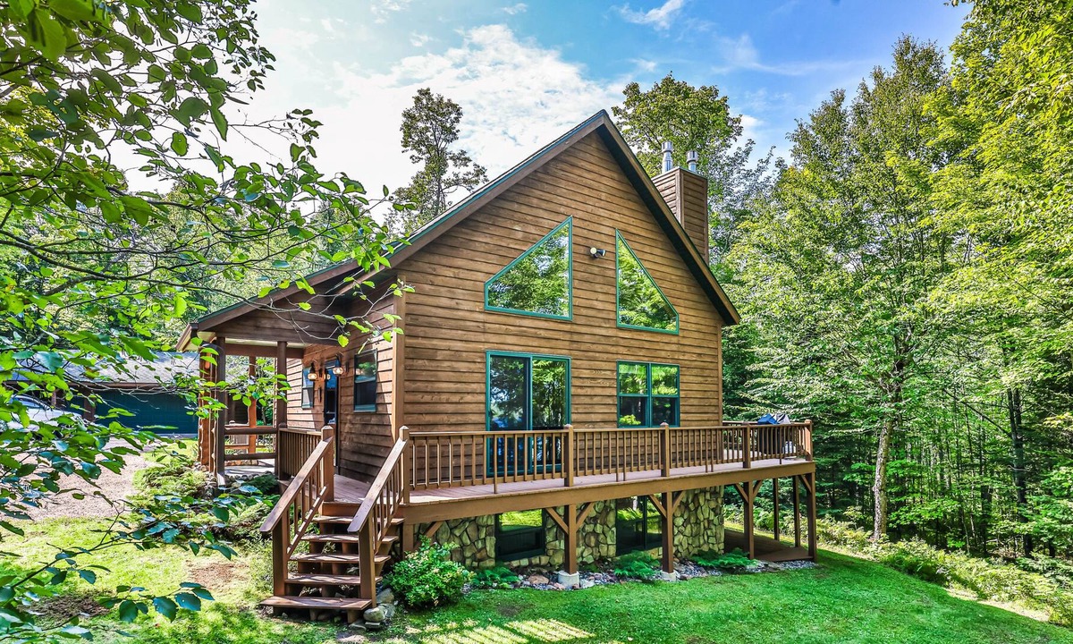 Presque Isle House | Peaceful Lakefront House with Private Dock, Free WiFi, Private W/D, & Lake Views