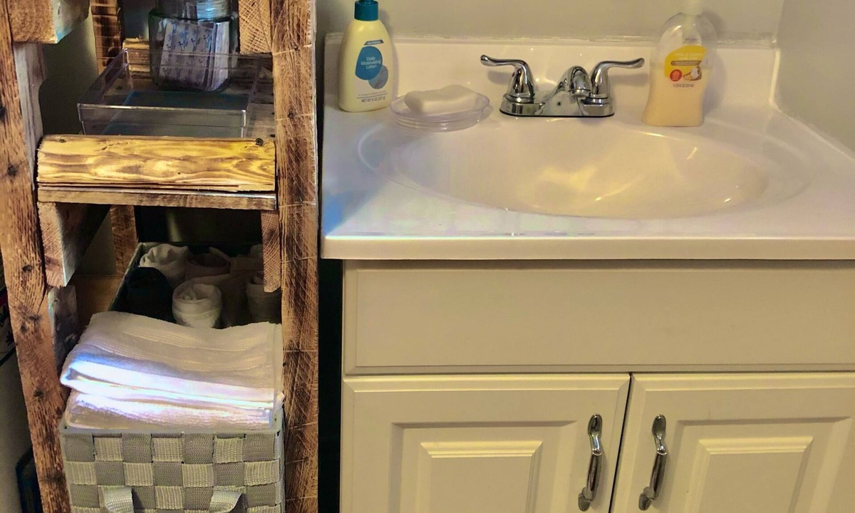 Frederic Cabin | Perfect 2-bedroom cabin in adorable Frederic for a relaxing getaway
