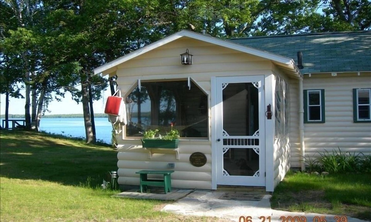 Carp Lake Cottage | Pet-Friendly Acorn Cottage. Our cottage is our home - you'll feel at home too!