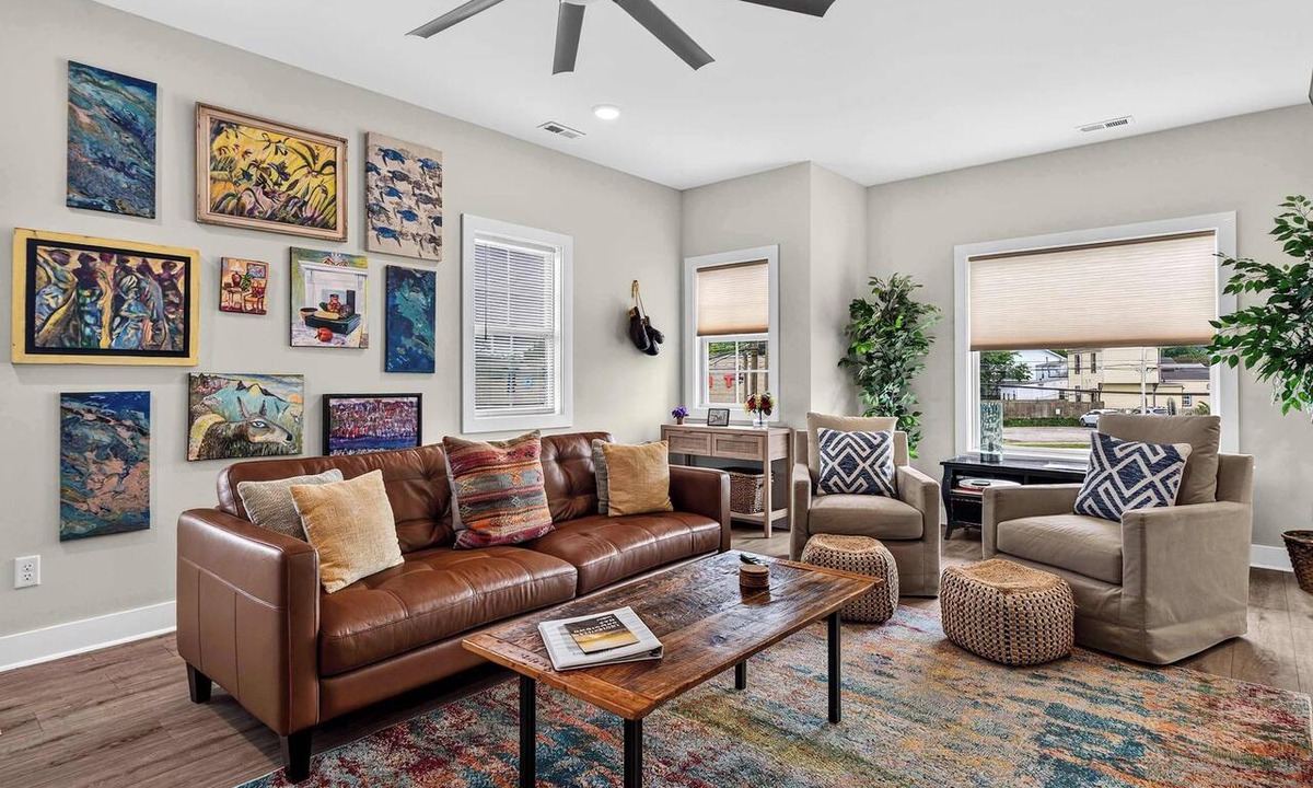 Germantown Apartment | Phoenix Hill Full Duplex | 4BR & 2 Kitchens for 8