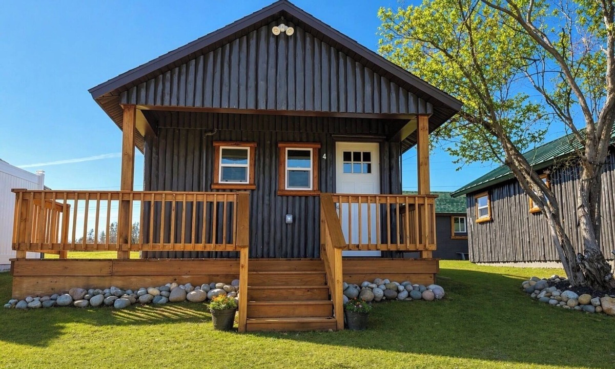 Cheboygan Cabin | Pleasant 1-bedroom cabin with AC in charming Cheboygan
