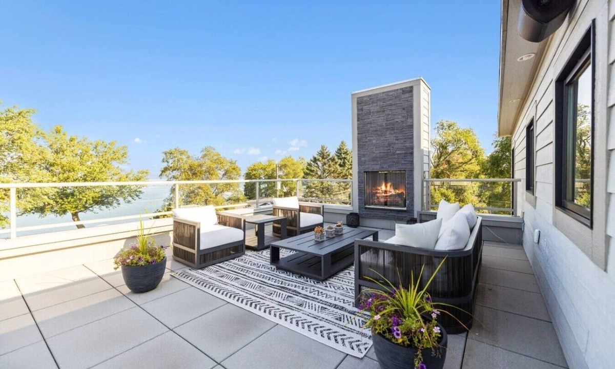 New Buffalo House | Pool | Sauna | Walk to Town | New Buffalo