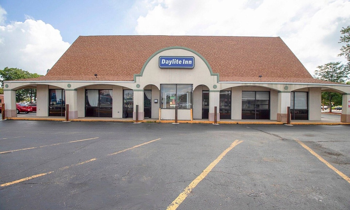 Elkhart Apartment | Premium 2 Queen Bed|Elkhart IN