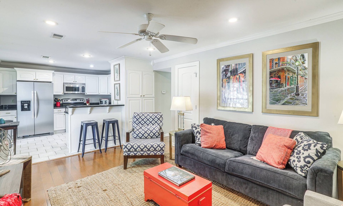Oxford Condo | Private Deck, 1 Block From The Square