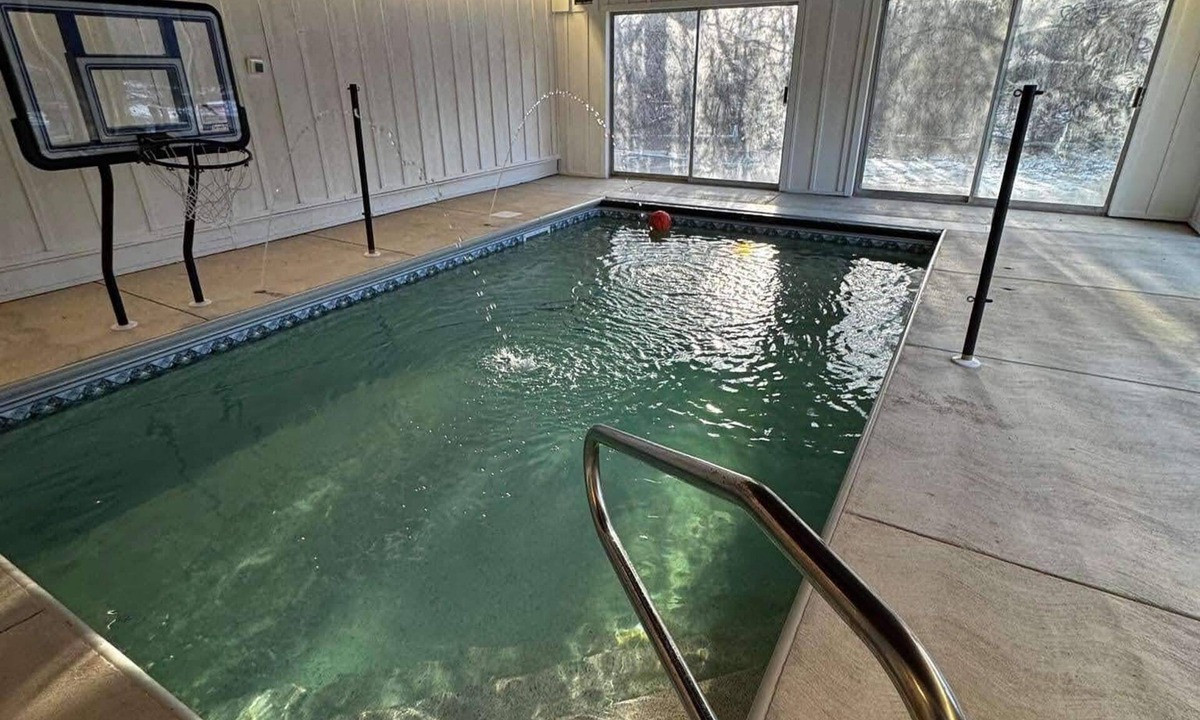 River Hills House | Private Indoor Pool Retreat, Theater Room, Sleeps 16, Near Milwaukee
