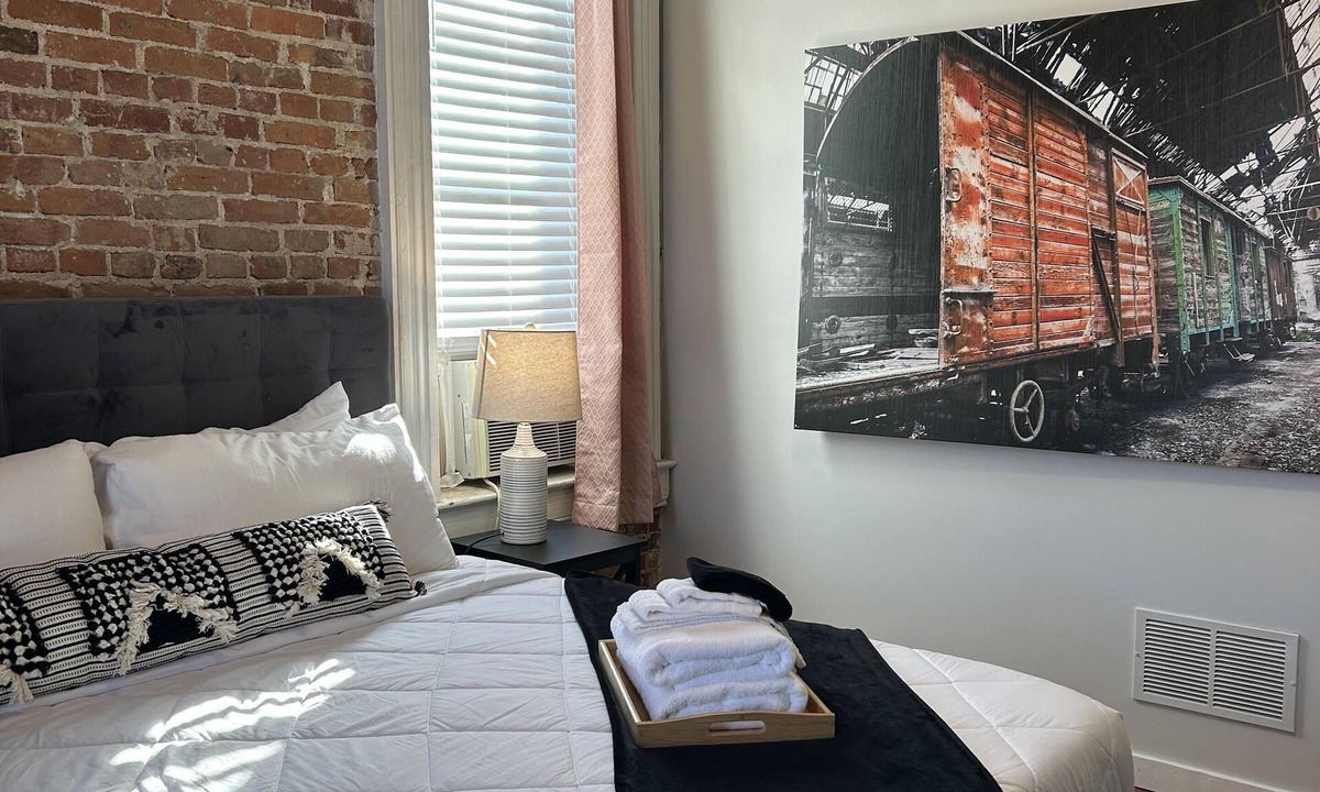 St. Charles Historic District Apartment | Quaint 2-Bedroom in Historic Frenchtown