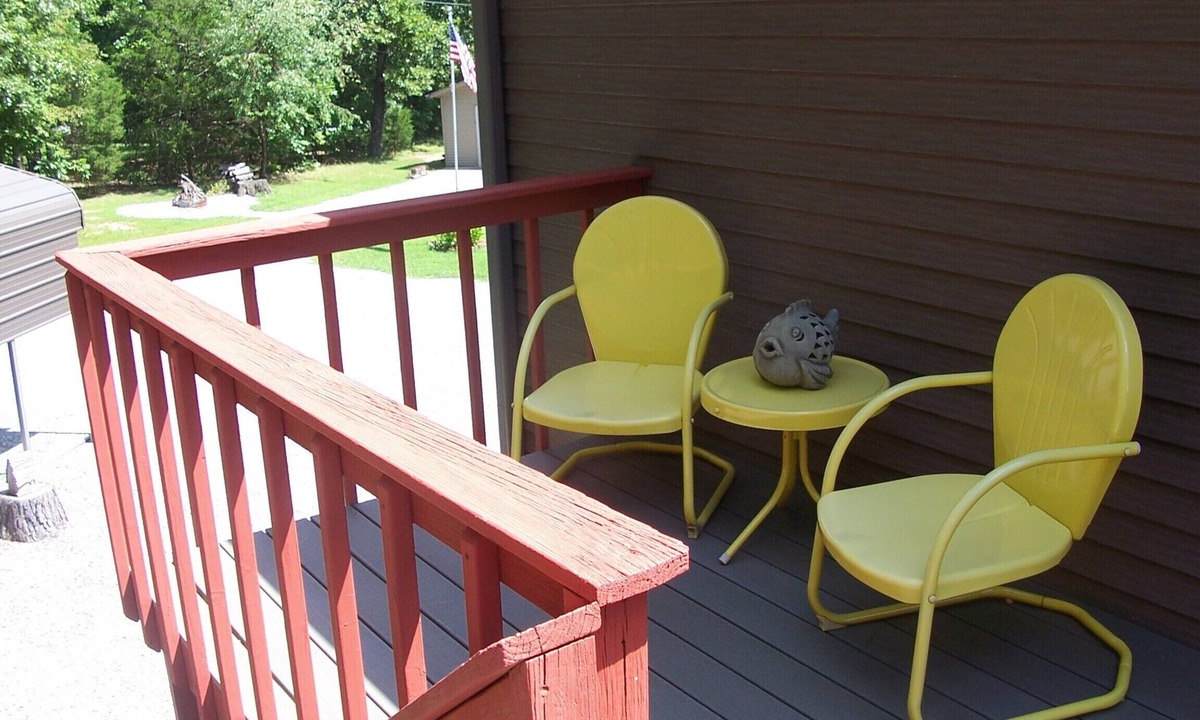 Gilbertsville Apartment | Quiet Loft Apartment 1 Mile from Kentucky Lake. A great fisherman's retreat.