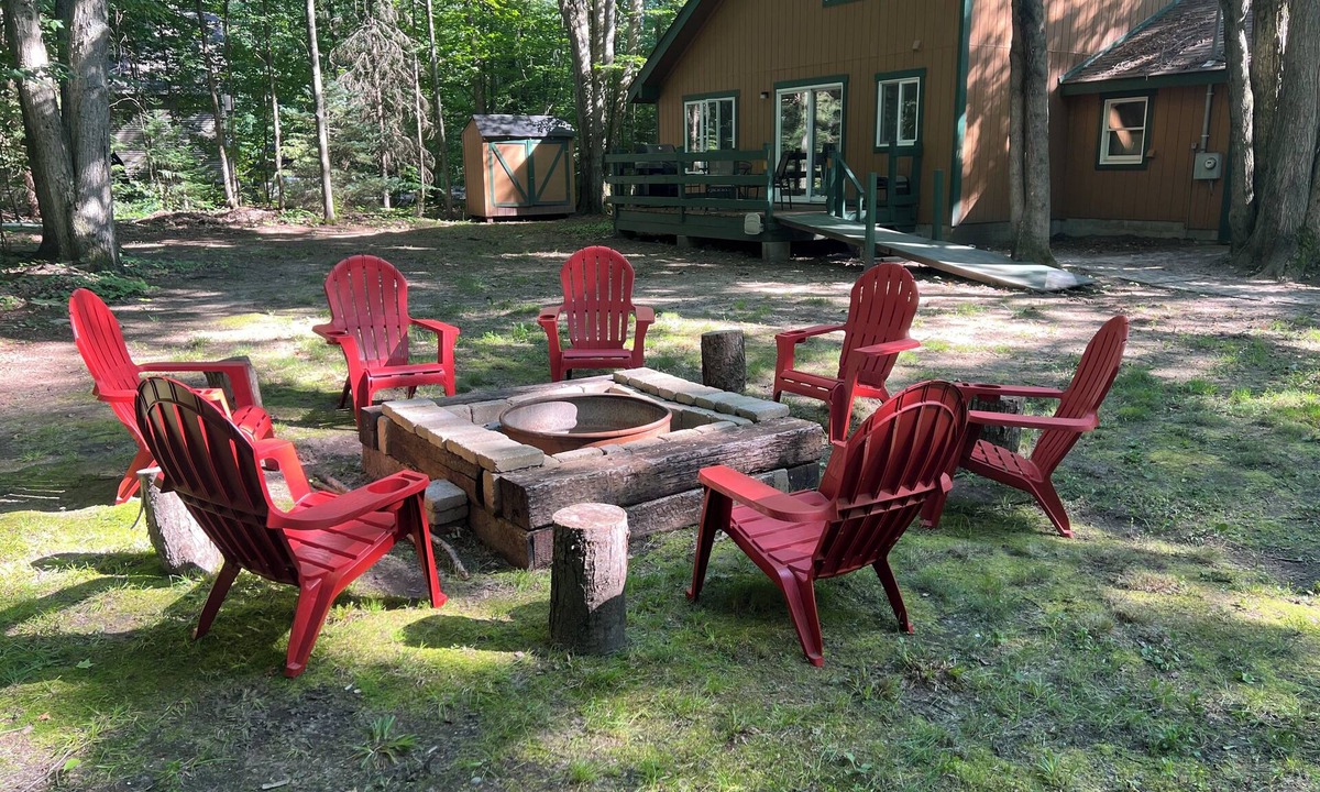 Elmira House | Recently updated “Birch Loft” tucked away in the beautiful north woods