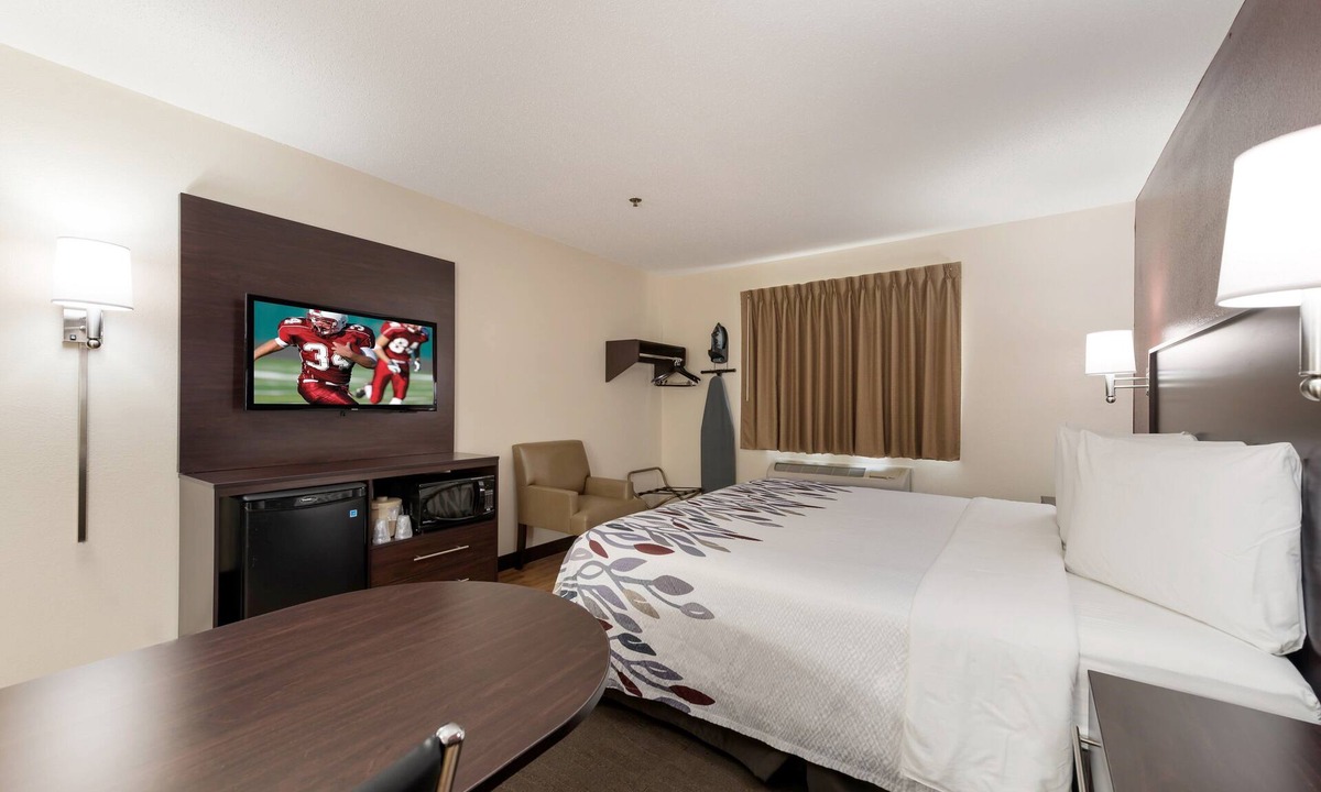 Auburn Hotel | Red Roof Inn Auburn
