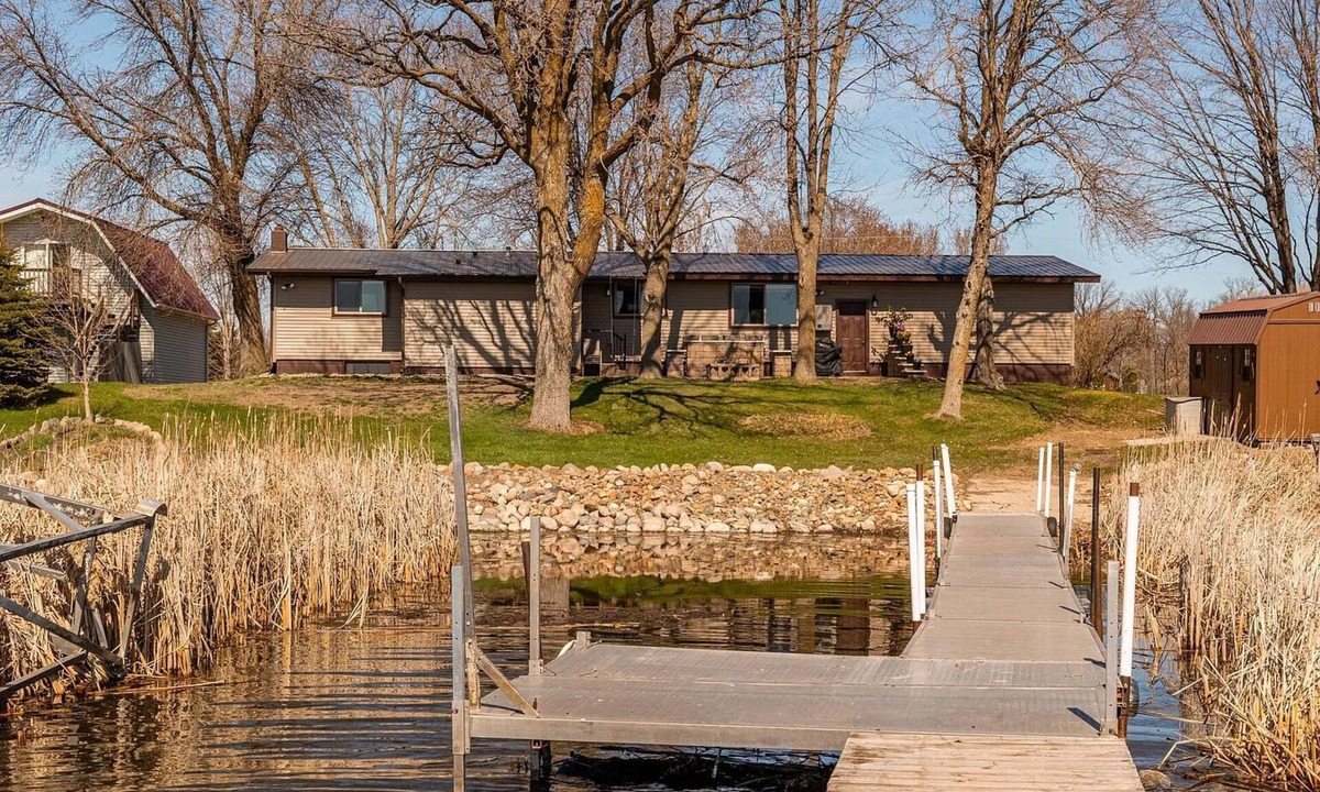 Osakis House | Reel in the day and enjoy the cabin built for lake life.