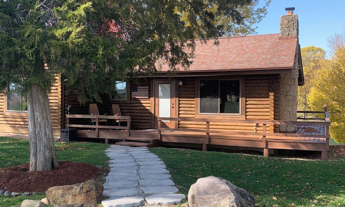 Bath Cabin | Relax In A Cabin Overlooking Your Own Pond And Acres Of Nature!