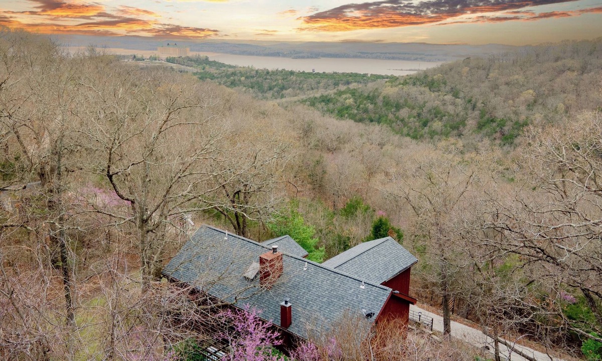 Table Rock House | Right in Branson 4,000 Sq Ft Home with Lake View & Hot Tub!