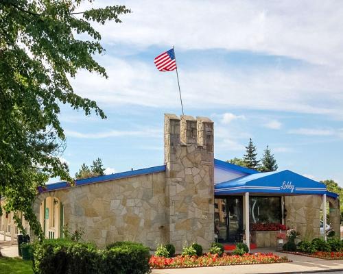 Madison Heights Hotel | Rodeway Inn Madison Heights - Detroit