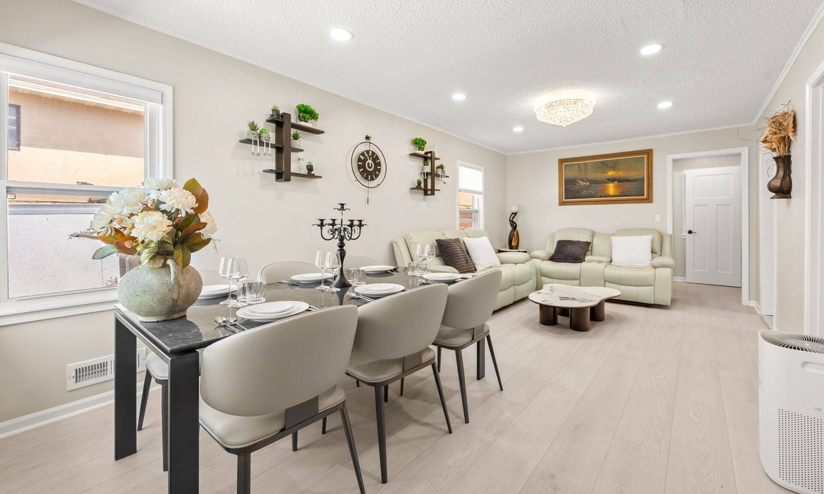 Roseville House | Roseville Central Getaway
