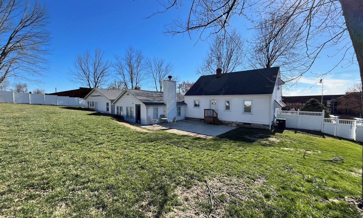 Weldon Spring Heights House | Saint Charles White House