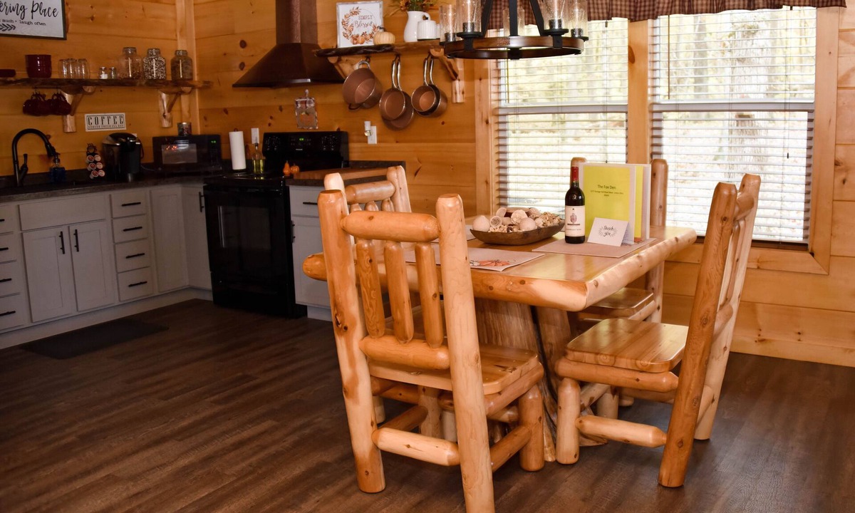 West Union Cabin | Secluded cabin located in Amish country