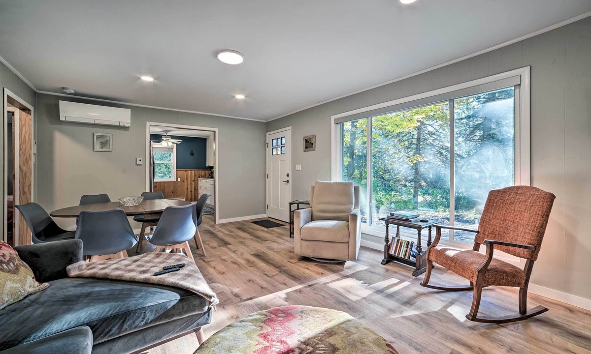 Suttons Bay Cottage | Secluded Suttons Bay Retreat w/Fire Pit!