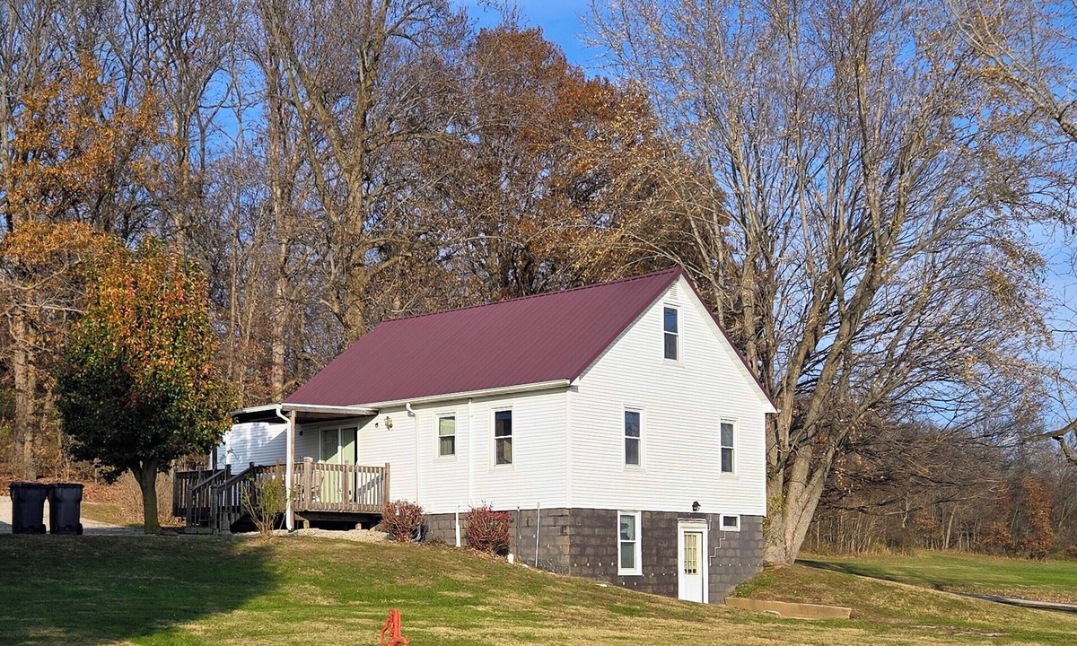 Shelbyville Other | Serene 2-bedroom farmhouse with country charm near Shelbyville