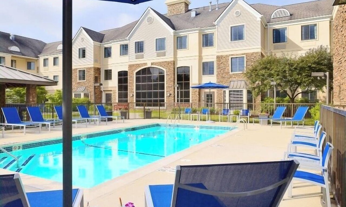 Auburn Hills Hotel | Serene Suite with Kitchen, Outdoor Pool, & Free Breakfast at Auburn Hills