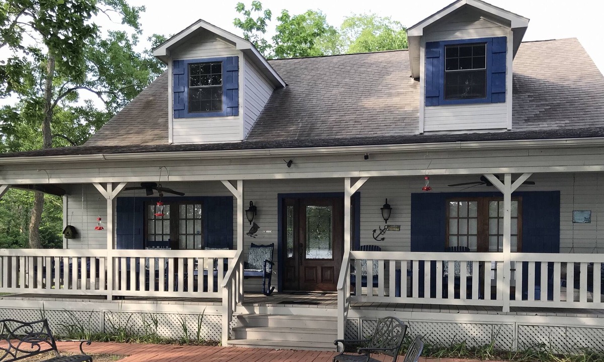 Atchafalaya House | Sitting on the banks Atchafalaya River, near Butte LaRose, heart of the Basin