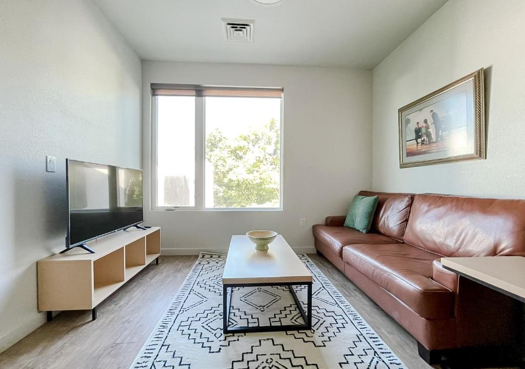 Bowling Green Apartment | Sleepover 1BD 1BA Downtown Bowling Green Apartments