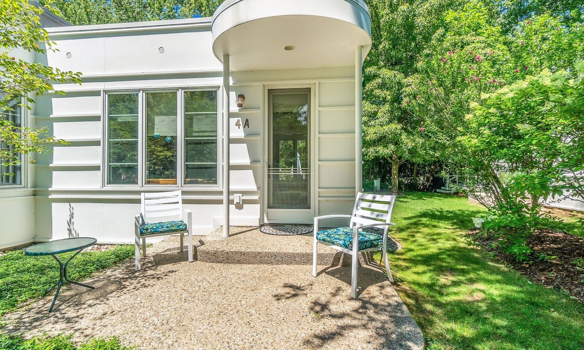South Haven Cottage | Sleepy Hollow Beach Resort, Cottage 4A – Family Fun on Lake Michigan!