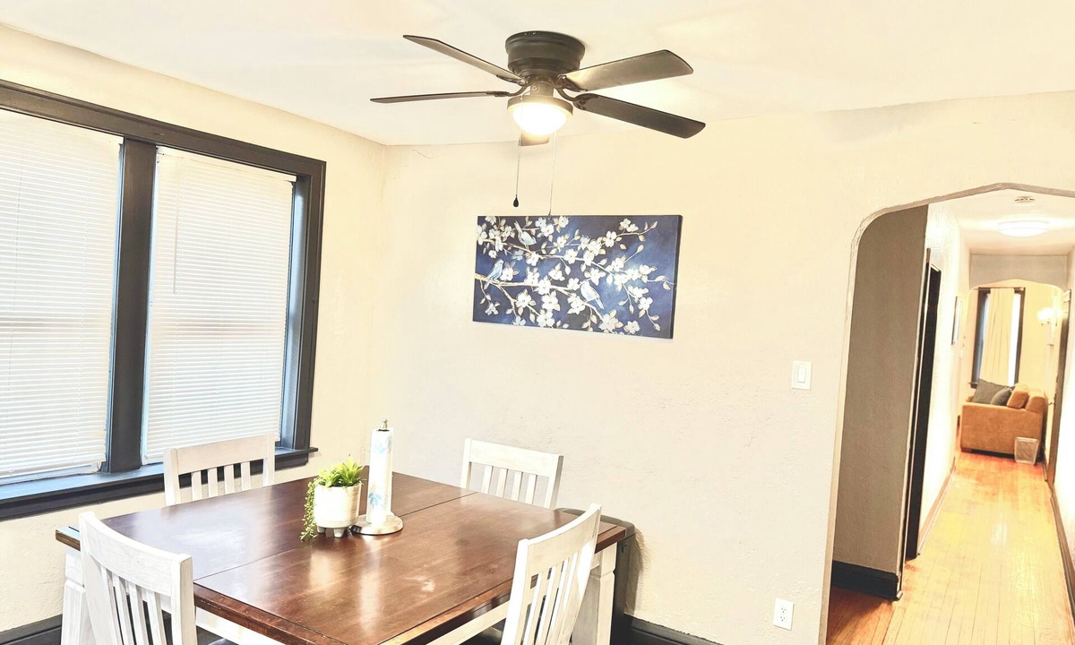 Gage Park Apartment | Spacious 1BR - Free Parking, Golf & Midway Access