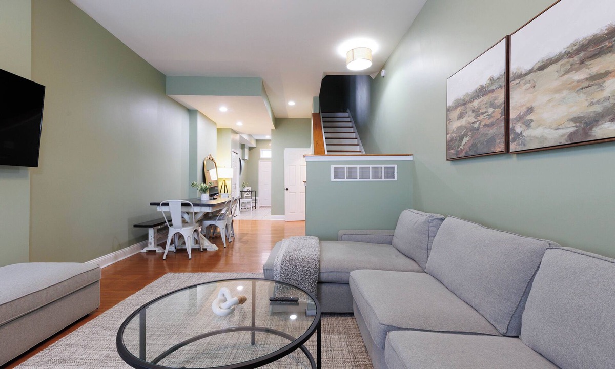 Near Southside House | Spacious 4-bedroom townhome in St. Louis