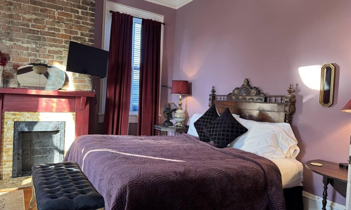 Treme Bed & Breakfast | Spacious Elegant King suite w/large private Balcony looking over Historic Tremé-Salt Pool- near French Q.