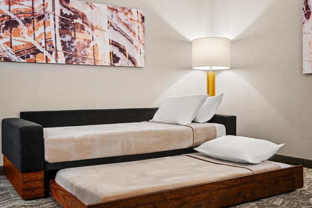 Menomonee Falls Hotel | SpringHill Suites by Marriott Menomonee Falls