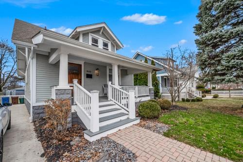 Plymouth House | Steps to Dtwn Plymouth! Home w/Dog-Friendly Yard
