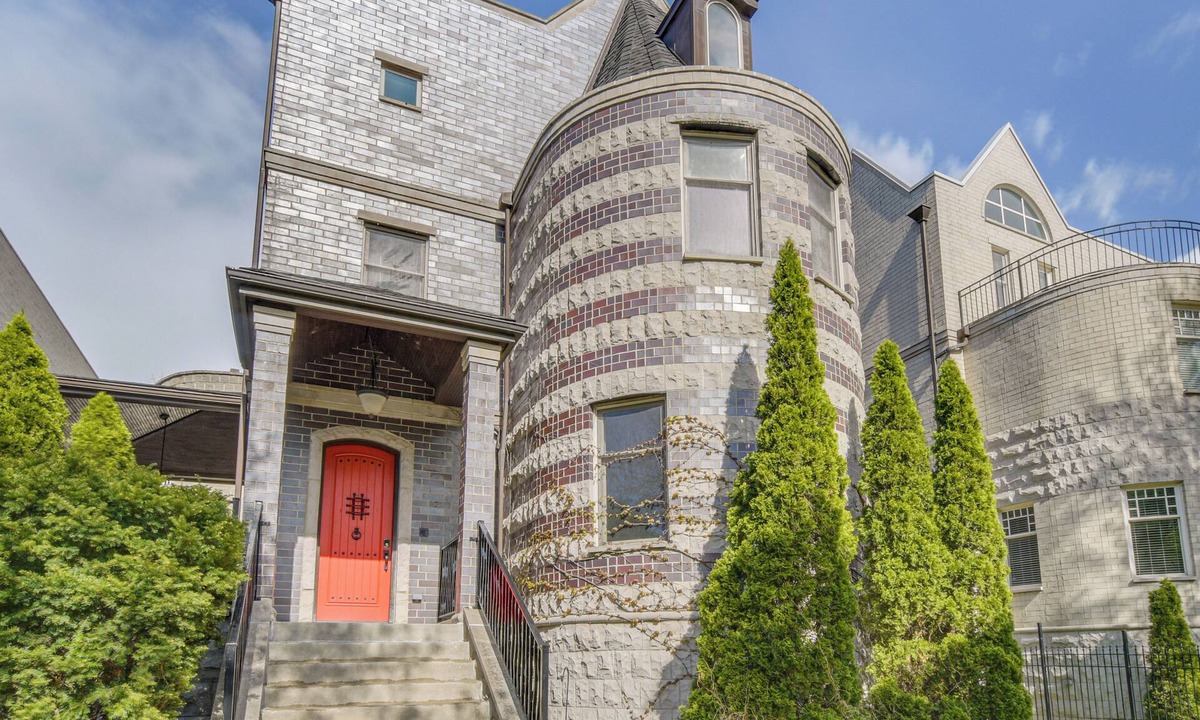 Oakland House | Steps to Lake & Beach! Multi-Level Oakland Haven