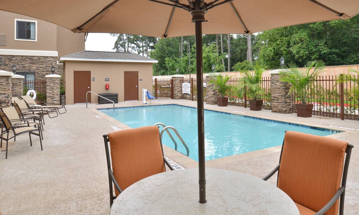 Tomball Apartment | Studio Suite Near Houston | Shared Outdoor Pool + 24h Business Center